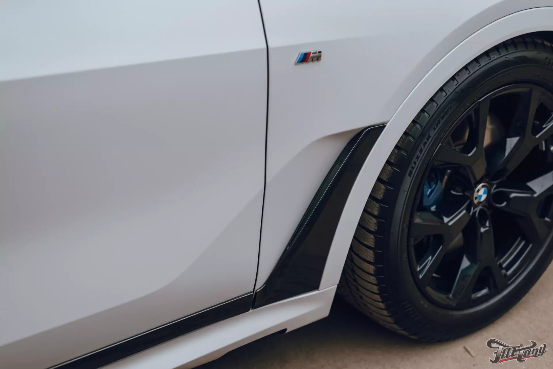 BMW X7. Оклейка в матовый полиуретан. Детейлинг